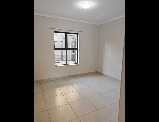 2 BEDROOM PROPERTY TO RENT IN TABLE VIEW